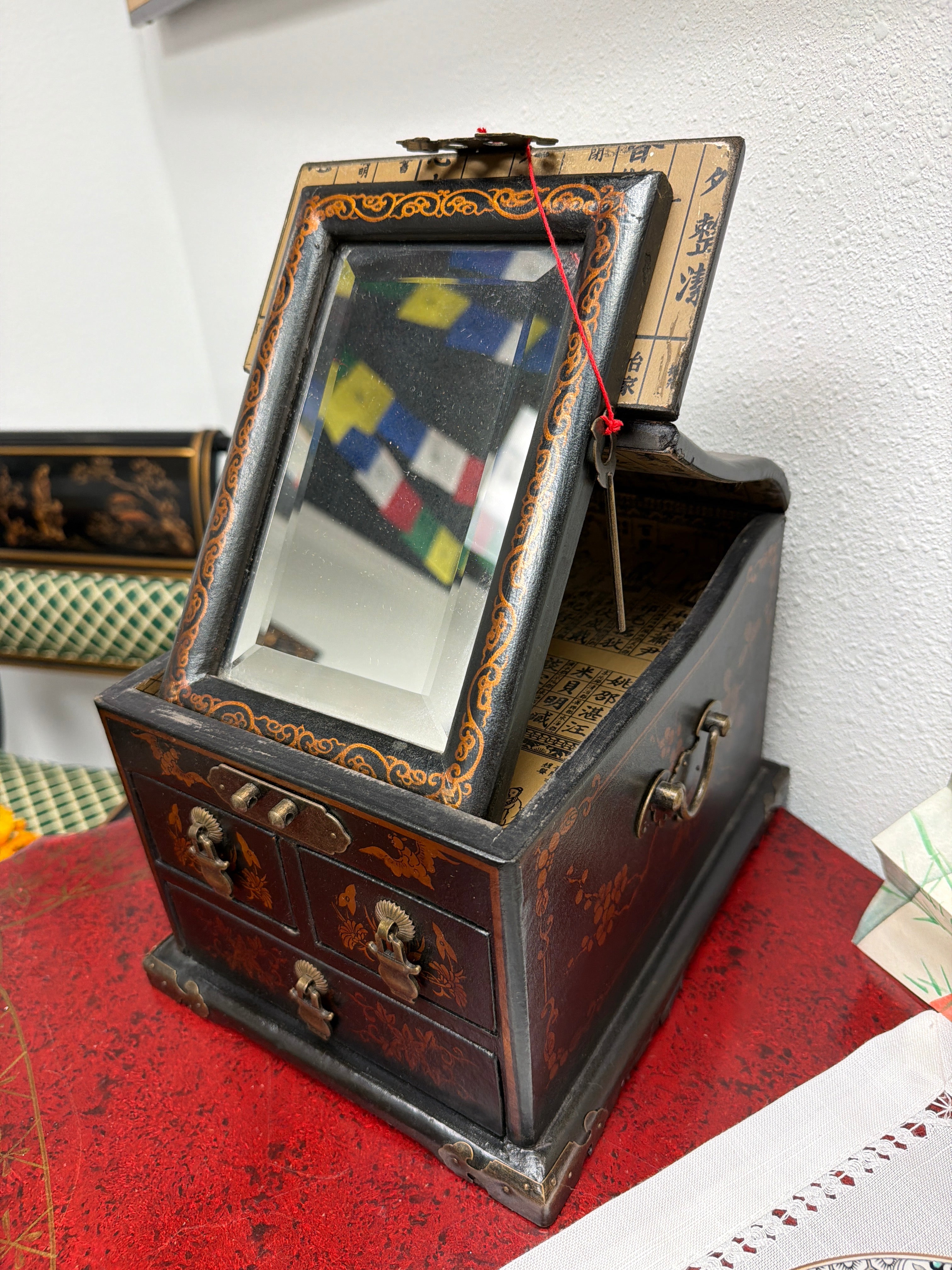 Chinese Lacquered Jewelry Box