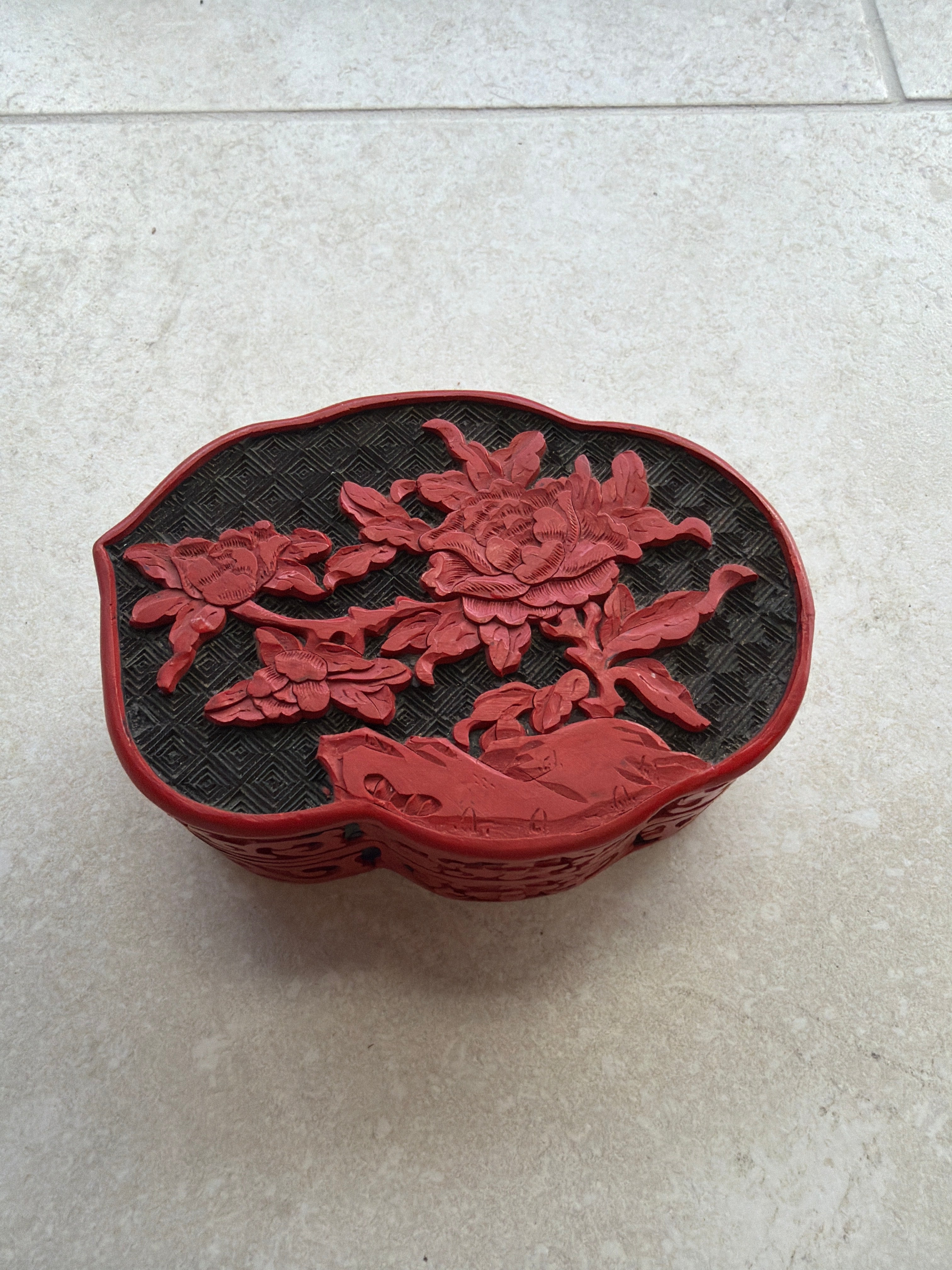Chinese Cinnabar Trinket Box
