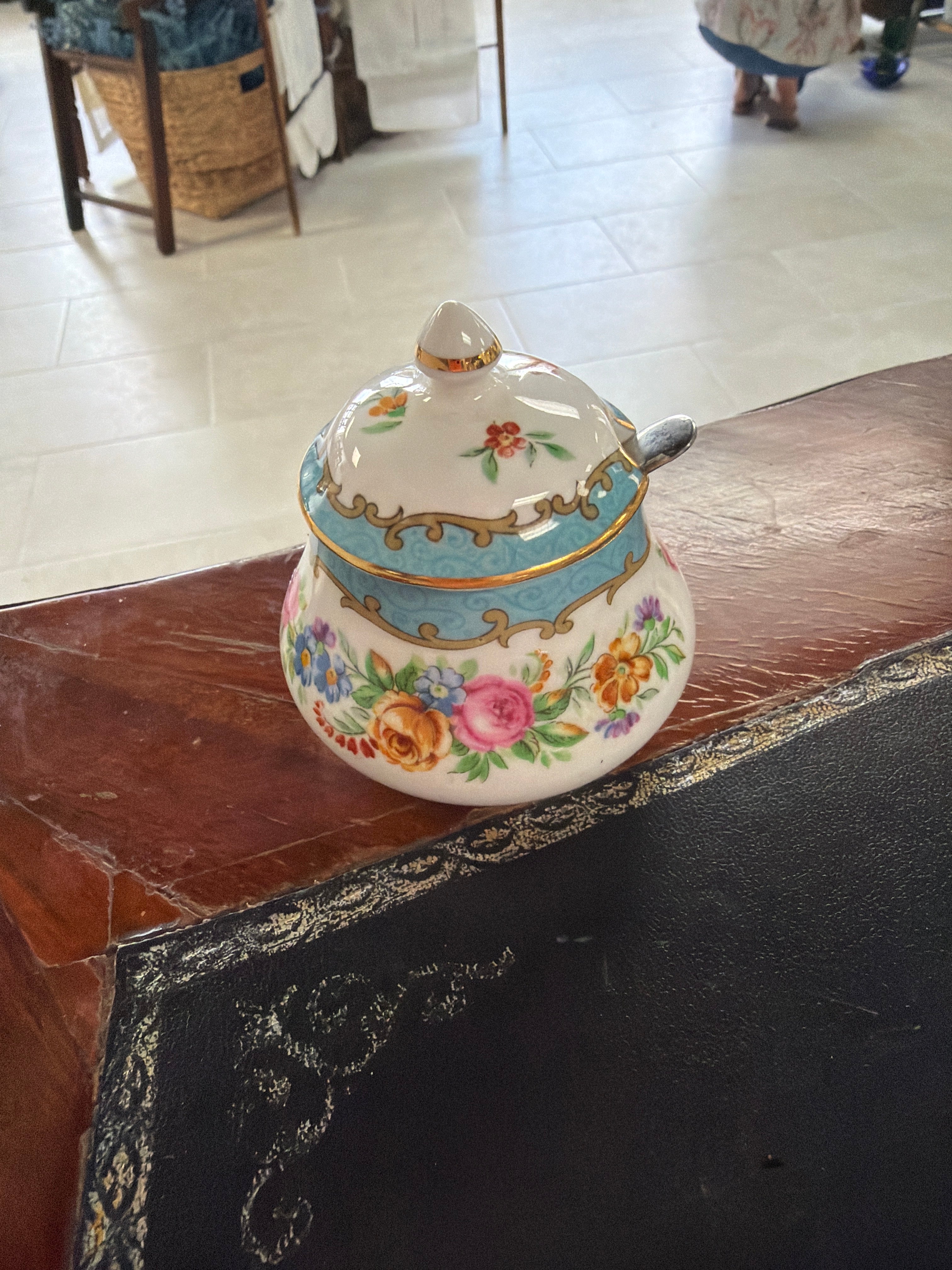 Crown Staffordshire Tunis Lidded Sugar Cup with Spoon